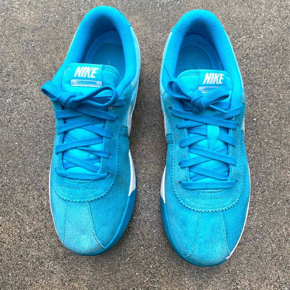 Nike Size 7 Retro Shoe - Picture 4 of 12